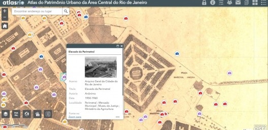 Fotografia geolocalizada no aplicativo web que registra o embate do antigo mercado com a construção do elevado da avenida Perimetral, sobre base cadastral de 1935