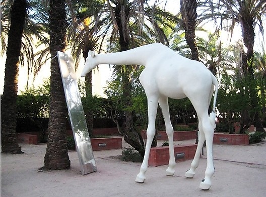 Elementos paisagísticos como arte pública e arte pública em contentores des escultura: Jardins da água