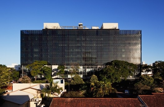 Complexo Trabalhista do TRT da 18ª Região, Goiânia, 2007-2012, vencedor de concurso nacional de arquitetura. Arquitetos Daniel Corsi e Daniel Hirano