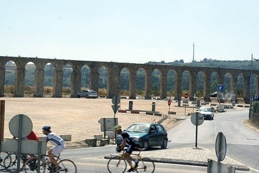 Aqueduto que levava água de Usseira a Óbidos