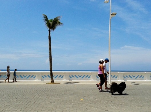 Orla da Barra, transeuntes, Salvador