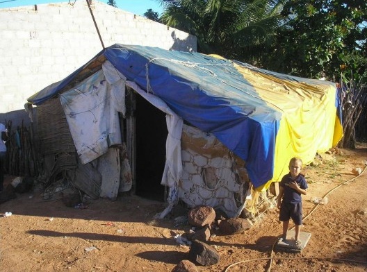 Pilão Arcado, casa em aldeia de pescadores