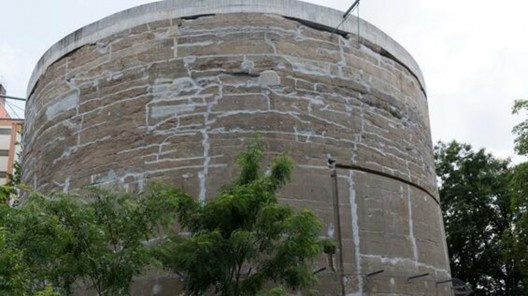 Schwerbelastungskörper: estrutura cilíndrica que serviu para avaliar o estresse estático de arco do triunfo em Berlim