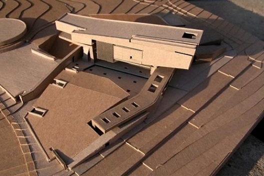 Concurso Internacional para Projeto Arquitetônico do Museu Exploratório de Ciências da Unicamp, maquete, 3º colocado. Arquiteto Erik W. Lewitt, 2009