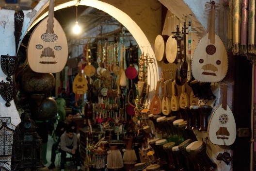 Instrumentos musicais na medina, Marrakesh, Morrocos