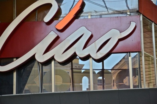 Estação Termini, engenho publicitário