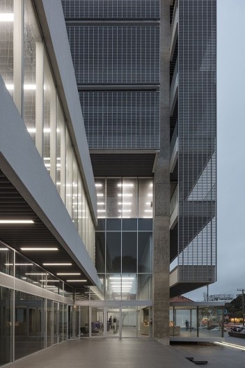 Torre Ambassador, Santa Cruz de la Sierra, 2017. Arquitetos Jorge Gambini e Hans Kenning / Enciam Arquitectura, Hans Kenning arquitectos