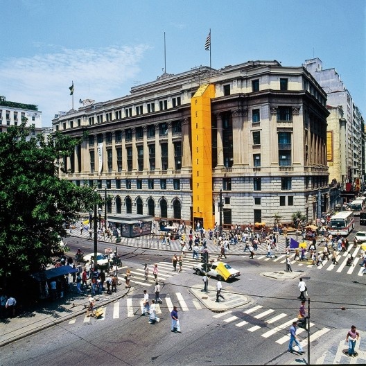 Guto Lacaz, “Periscópio”, Arte/cidade 2, edifício Alexandre Mackenzie, São Paulo, 1994