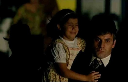 Cena do filme Chatô, o Rei do Brasil, direção de Guilherme Fontes