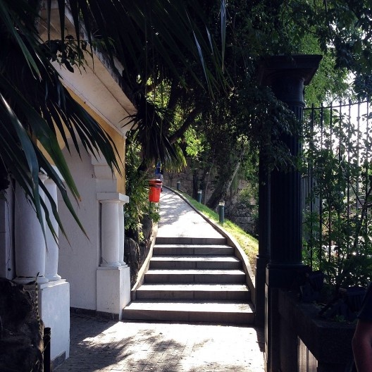 Parque das Ruínas, Escadaria de entrada