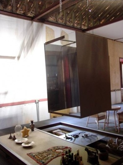 Casa grande, sala de jantar, lareira, foto de 2005