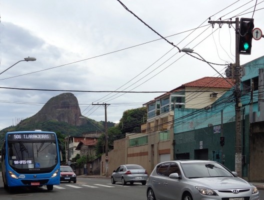 Avenida Maruípe e a Pedra dos Olhos, Vitória ES
