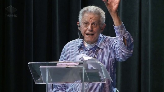 Flávio Villaça na série Primeiras Aulas