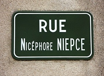 Placa da Rua Nicéphore Niepce em St. Loup de Varennes