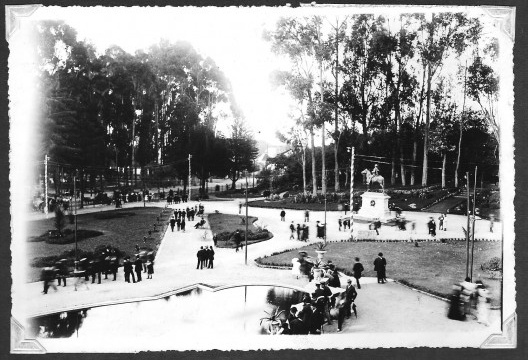 Parque de la Independencia, vista hacia el occidente