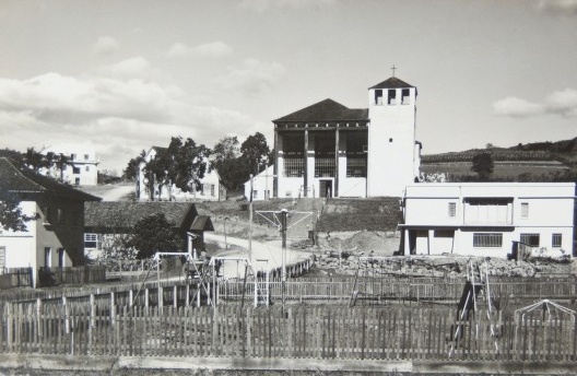 Igreja Nossa Senhora do Rosário, Presidente Getúlio SC, década de 1960, projeto do arquiteto Dominikus Böhm, pai de Gottfried Böhm
