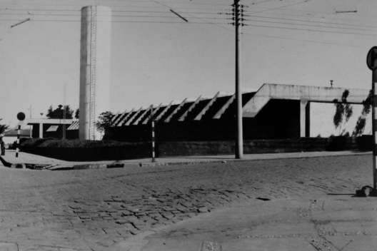 Centro educacional em Rondonópolis, déc. 1960. Arq. Caio Boucinhas e Antônio Lucio Ferrari