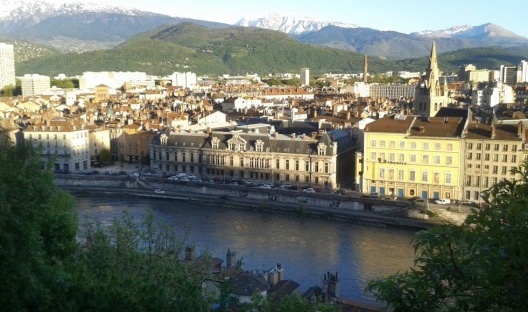 Grenoble vista na descida da Bastilha, primeira foto tirada na cidade