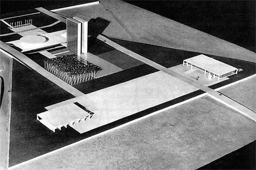 Praça dos Três Poderes, maquete do projeto interpretado por Oscar Niemeyer