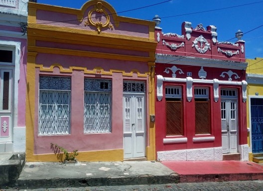 Portas e janelas, diafragmas entre as vidas urbana e doméstica