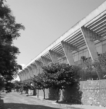 Bloque de aulas desde el exterior