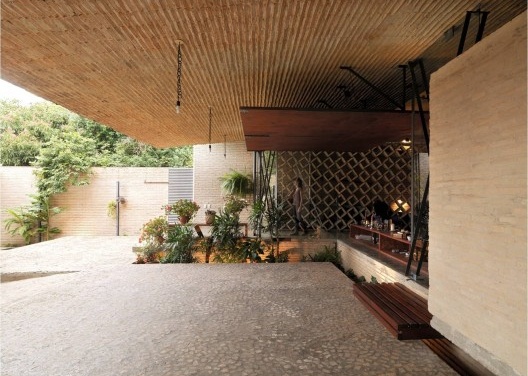 Casa Abu & Font, Solano Benitez