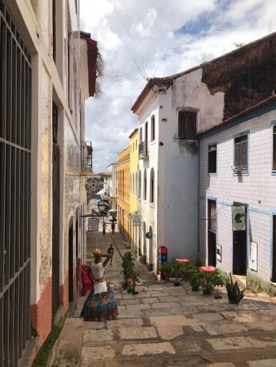 Beco Catarina Mina, visto a partir da escadaria construída no século 17 em pedra lioz. Praia Grande, São Luís MA, 3 fev. 2020