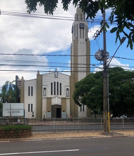 Catedral de São Sebastião e as praças divididas por gradis, Presidente Prudente SP, situação atual