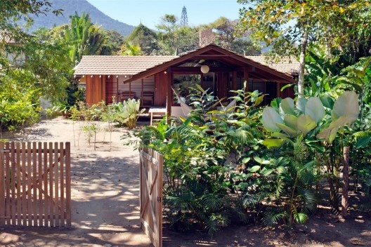 Casa nº 6, Praia de Itamambuca, Ubatuba. Arquiteto Eduardo Martins de Mello, 2008