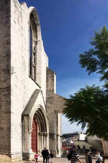 Igreja do Carmo, área revitalizada, Lisboa