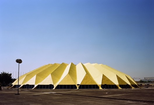 Palácio de Exposições do Parque Anhembi, edifício de conferências, arquiteto Jorge Wilheim, colaboração de Miguel Juliano e Massimo Fiocchi, São Paulo, 1963-1972