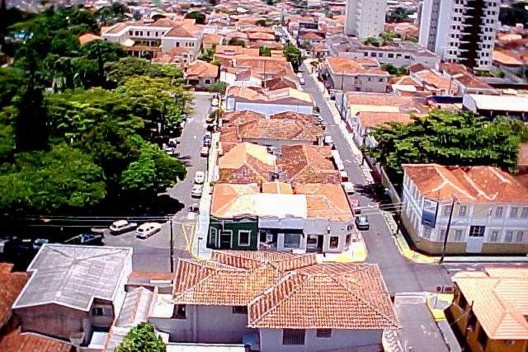 Situação dos imóveis onde seria construída a futura Casa da Cultura em 2003
