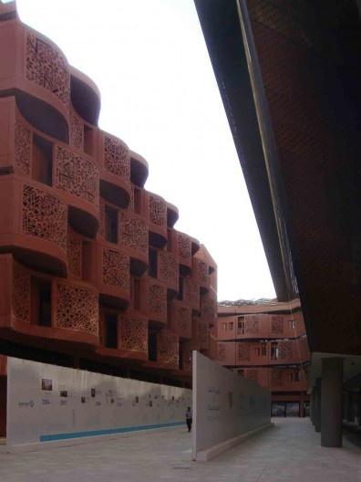 Masdar City, Emirados Árabes Unidos. Escritório Foster and Partners