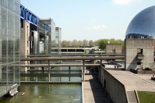 Cidade das Ciências e da Indústria, Parque La Villette, Paris. Arquiteto Adrien Feinsilber