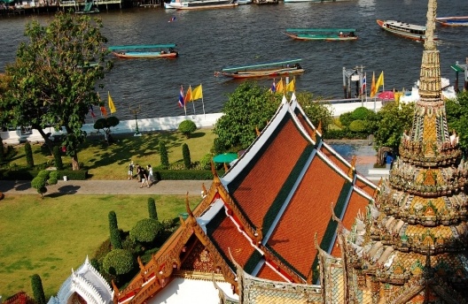 El rio Chao Phraya y los templos budistas de Bangkok