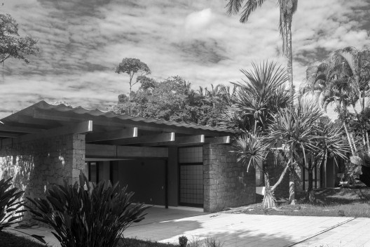 Residência da Rua Lages, Joinville SC. Arquiteto Luis Napoleão Carias de Oliveira