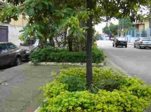 Largo na rua Mário Cardim