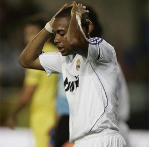 Robinho jogando pelo Real Madri