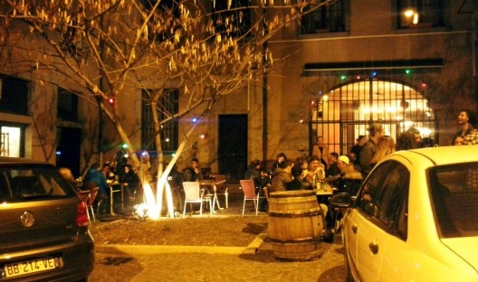 O primeiro lugar indicado por desconhecidos em rua de Grenoble