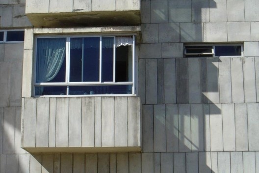 Edifício Villa da Praia, detalhe, revestimento de placas de concreto.