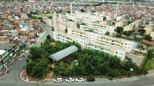 Vista aérea do bairro com destaque para o Viveiro Escola