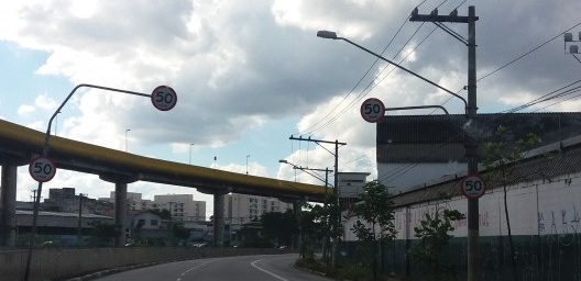 Via expressa, São Paulo, março de 2016