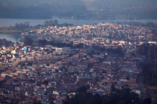 Vista aérea do Cantinho do Céu, situação anterior à intervenção