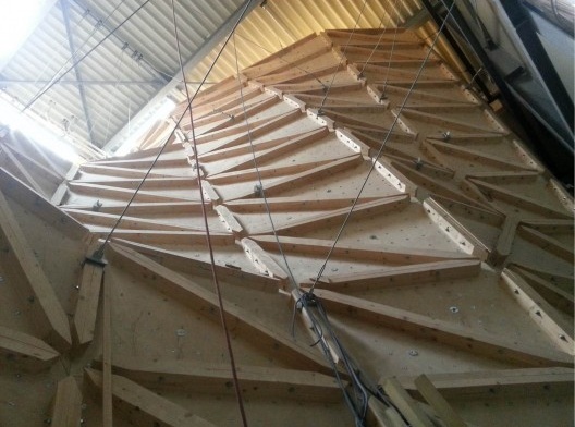 Fabricação da parede de escalada