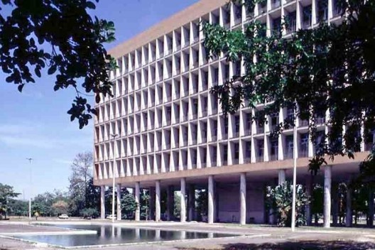 Faculdade Nacional de Arquitetura, UFRJ, arquiteto Jorge Machado Moreira, Ilha do Fundão, Rio de Janeiro, 1957