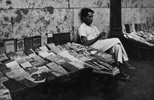 Vendedor de livros e revistas, Recife, Pernambuco, c. 1940