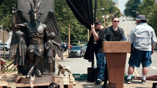 Cena do documentário “Hail Satan?”, de Penny Lane