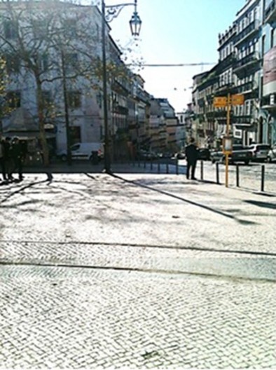 Pateo em frente a Igreja de São Roque em Lisboa
