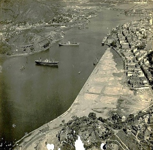Foto aérea do aterro da Esplanada Capixaba, executado na década de 1950