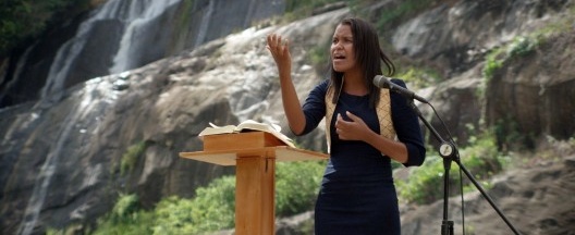 Sobre o musical Terremoto Santo, de Bárbara Wagner e Benjamin de Burca